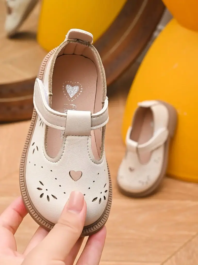 Zapatos de suela blanda con figuras