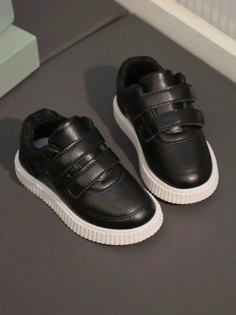 Zapatos tenis para niño