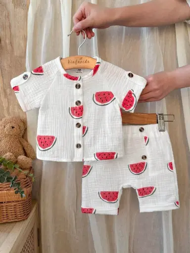 Traje de verano con estampado de sandías roja (100% algodón)