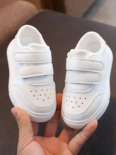 Zapatos tenis blancos